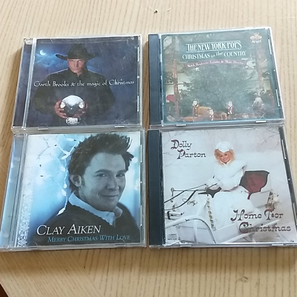 Four Christmas CDs very good condition